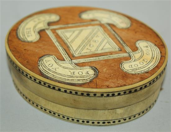 A 17th century oval horn, fruitwood and bone inlaid snuff box, 3.5 x 3in.